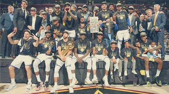 弗兰克：我很喜欢西蒙斯的整体表现；很高兴见到孙兴慜（弗兰克称赞西蒙斯全面发挥，并表示见到孙兴慜很高兴）