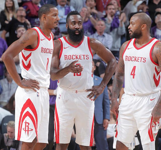 英媒：曼联追罗马后卫切利克，曼城、利物浦、阿森纳也在关注（英媒：曼联有意罗马后卫切利克，曼城、利物浦与阿森纳亦在关注）