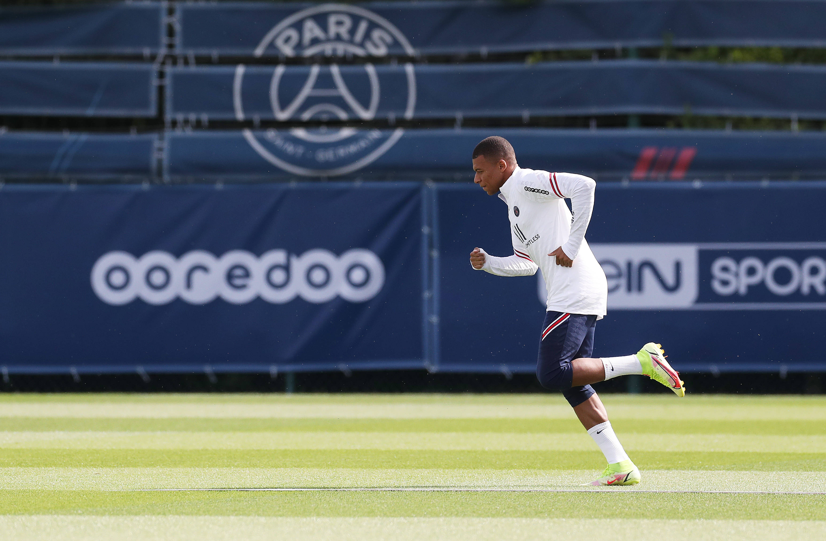 世欧预前瞻：瑞典多人面临停赛风险，斯洛文尼亚军心涣散（世欧预前瞻：瑞典多将存停赛隐忧，斯洛文尼亚军心不稳）