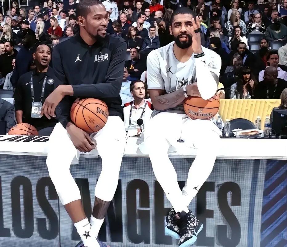 里夫斯14分7助攻＆艾顿10分，湖人半场轰出67分（里夫斯14分7助攻、艾顿10分，湖人半场轰下67分）