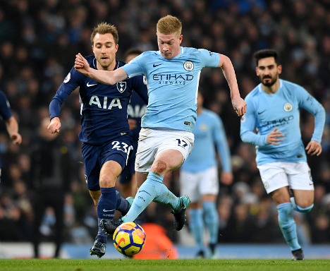 主裁谈拜仁点球：塔的手扩大了接触面积；凯恩的肘碰到了对方（主裁解析拜仁点球判罚：塔手部扩大防守面积，凯恩肘部与对手有接触）