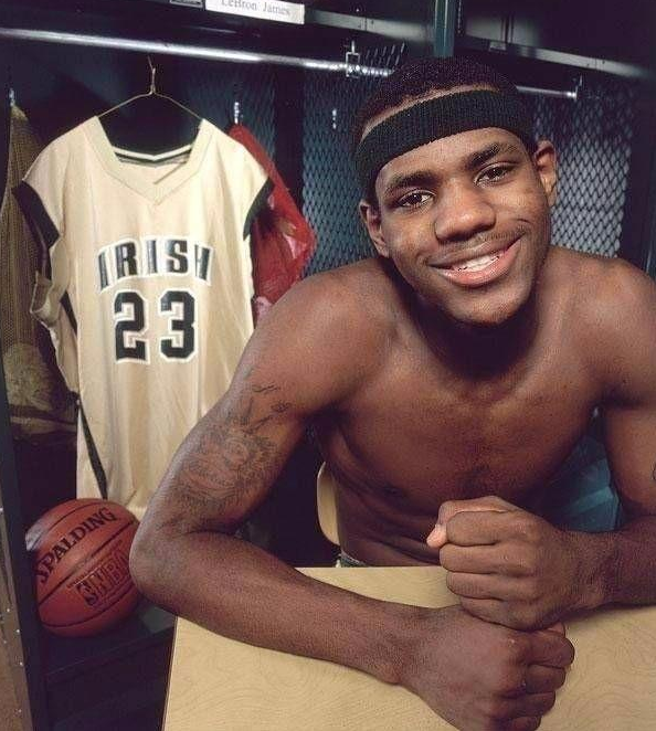 内维尔：C罗也做过类似的事情，理解双方的立场（内维尔：C罗也有过类似举动，我理解双方立场）