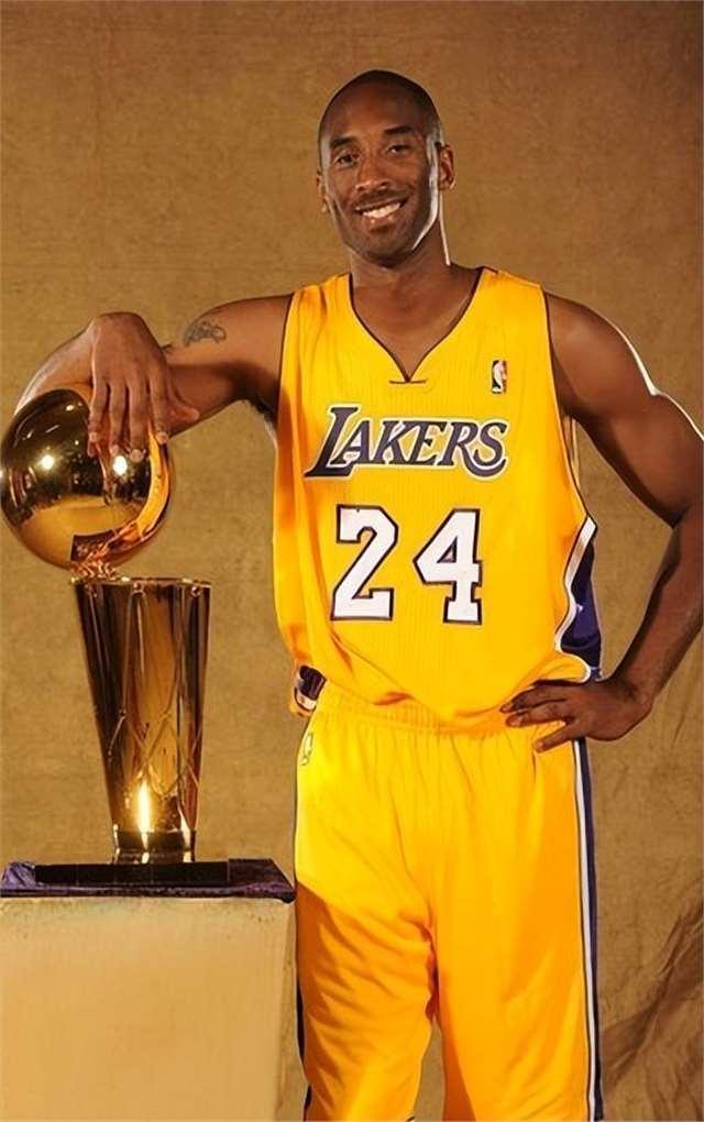 刷新得分生涯之夜！乔治20中12得到39分6篮板8助攻（乔治20投12中轰39分6板8助，上演生涯之夜）