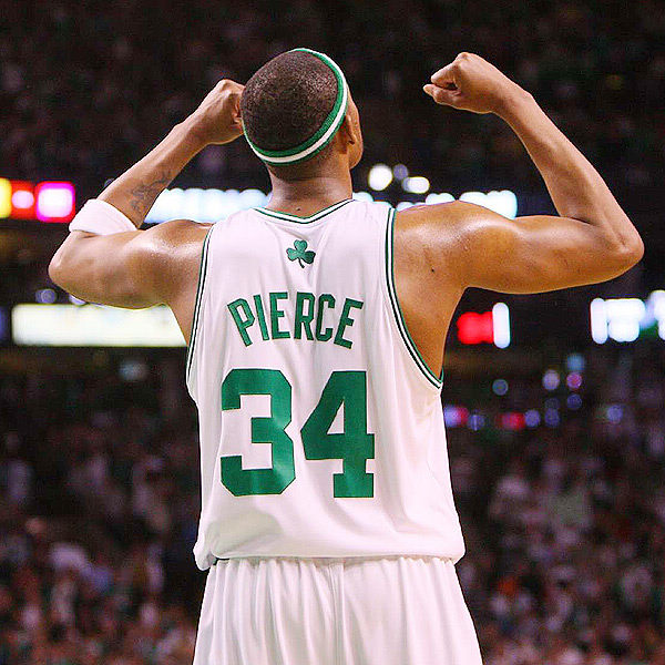 瑞安·邓恩空篮失手，四投不中引发热议（瑞安·邓恩空篮未进，四投打铁引热议）