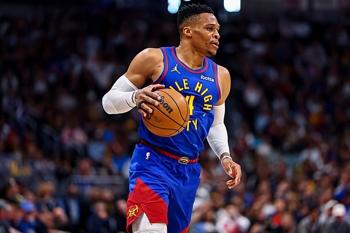 世体：巴萨密切关注福特外租的表现，他被视为未来的实际选项（世体：巴萨重点考察福特租借期表现，将其视作未来的现实选项）